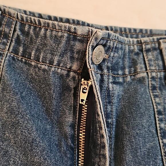 Essentials Classic Womens Four Pocket Zip & Button Blue Jean Shorts Size 12 - Picture 3 of 8